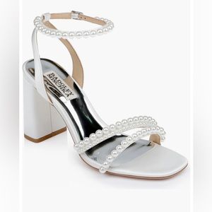 Badgley Mischka Fiesty heels